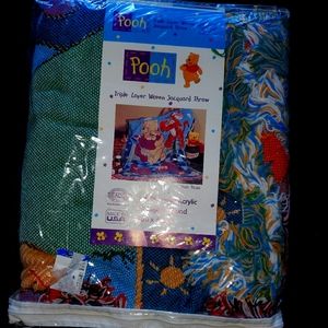 Winnie the pooh Triple Layer Jacquered Throw